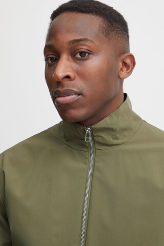 Veste mi-saison 'Joshu' Casual Friday en vert