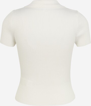 Missguided Petite Тениска в бяло