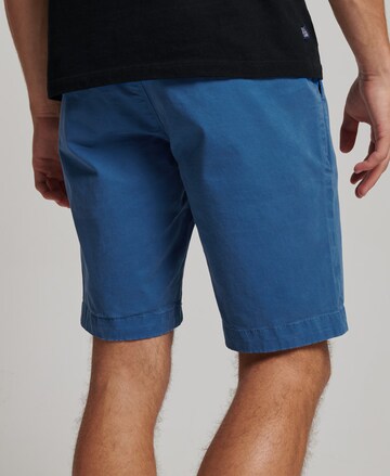 Coupe slim Pantalon chino Superdry en bleu