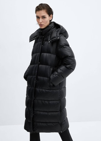 MANGO Zimní kabát – černá