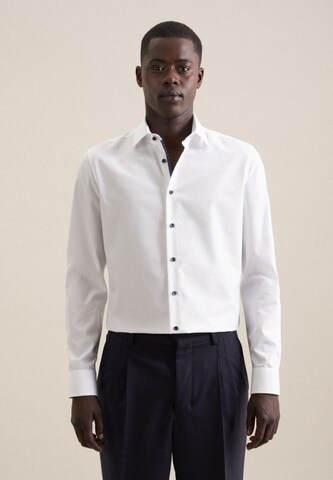 Coupe regular Chemise business SEIDENSTICKER en blanc : devant