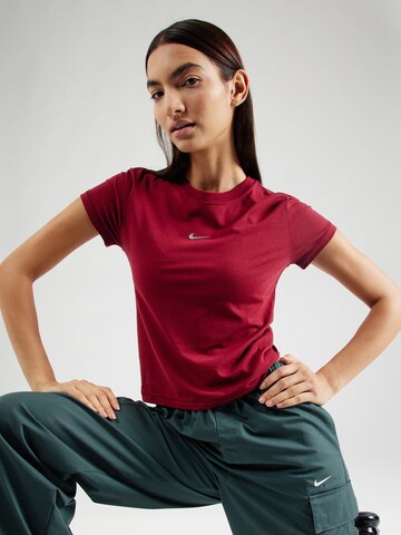 T-shirt Nike Sportswear en rouge : devant