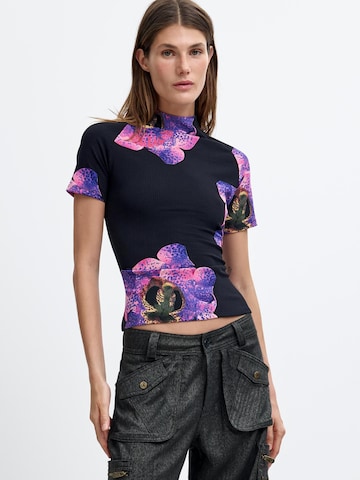 Tricou de la Desigual pe negru: față