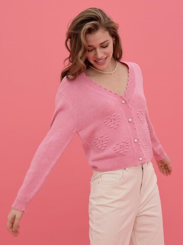 Vero Moda Collab Strickjacke 'Kae' in Pink