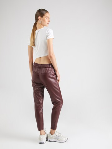 Coupe slim Pantalon à pince 'POPTRASH' ONLY en rouge