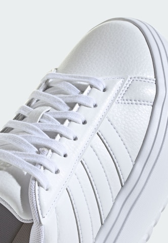 ADIDAS SPORTSWEAR - Zapatillas deportivas bajas 'Grand Court' en blanco