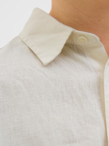 Coupe regular Chemise Jack & Jones Junior en blanc