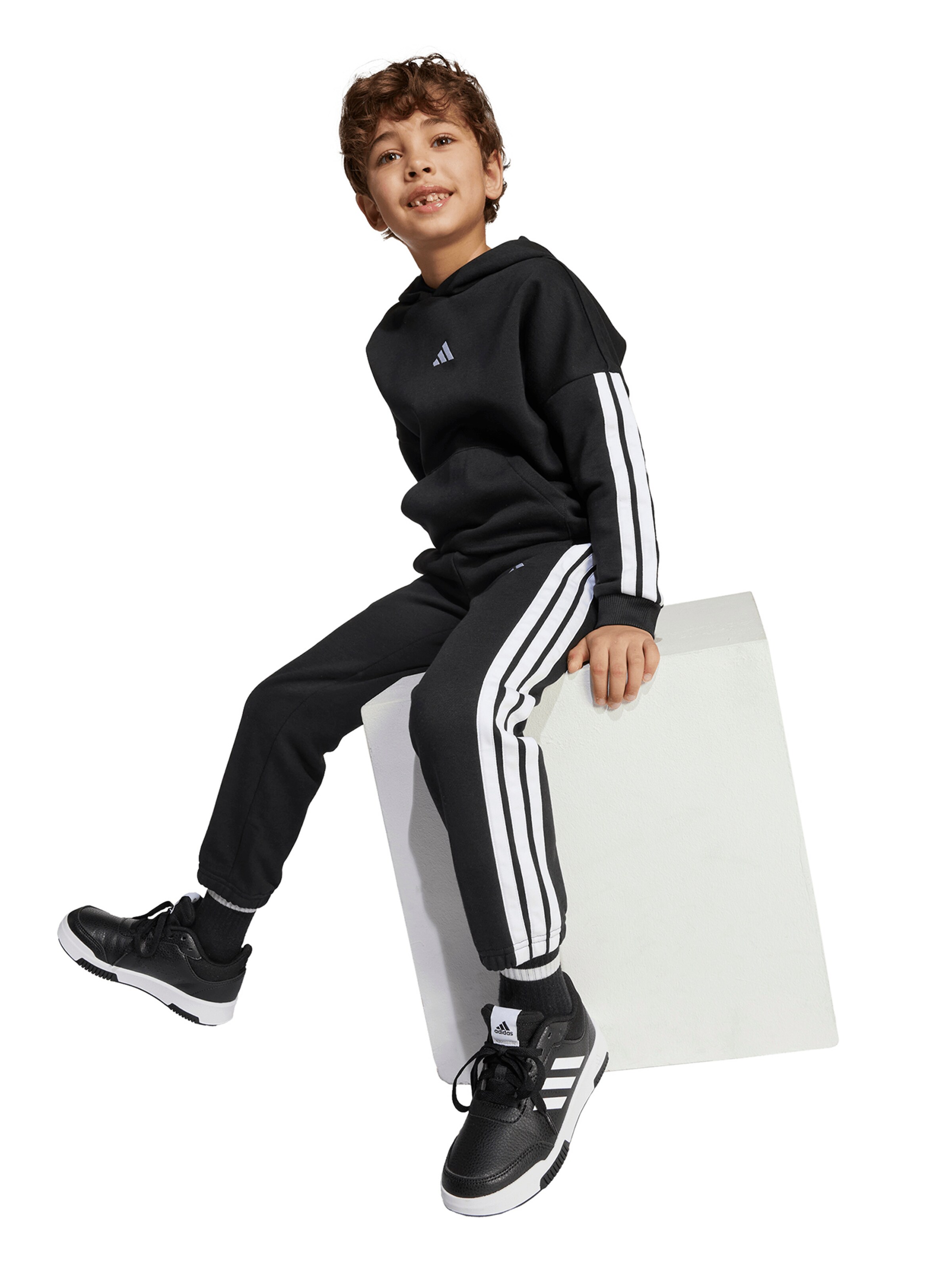 ADIDAS SPORTSWEAR - Fato de treino 'Essentials' em preto