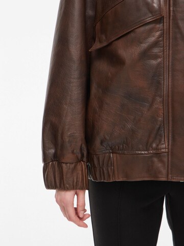 ROUGE EDIT Tussenjas in Bruin