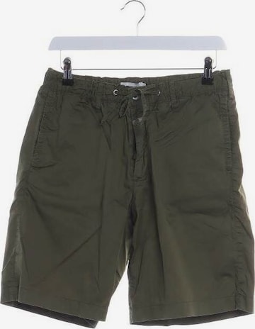 Closed Shorts in S in Green: front