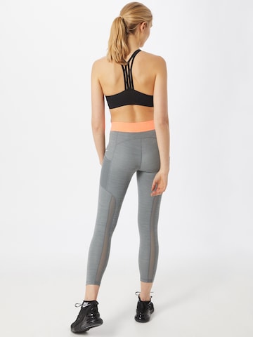 NIKE Skinny Sporthose in Grau