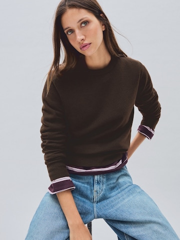 Bershka Sweater in Brown: front