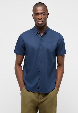 MUSTANG Regular Fit Hemd in Blau: Vorderseite