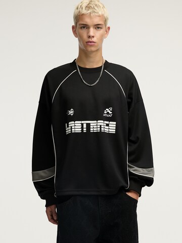 Felpa di Pull&Bear in nero: frontale