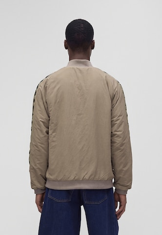 PUMA Jacke in Grau