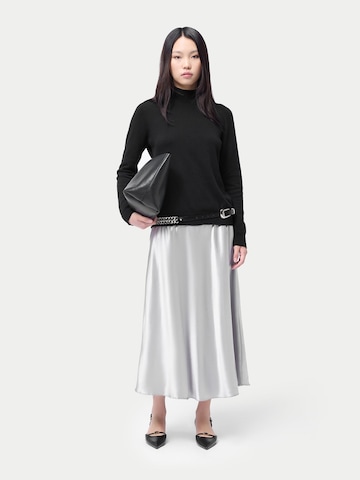 GOBI Cashmere - Jersey 'Women's Essential Cashmere Mock Neck Sweater' en negro