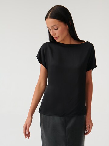 Camicia da donna 'OMA' di TATUUM in nero: frontale