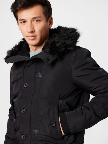 Superdry Jacke in Schwarz