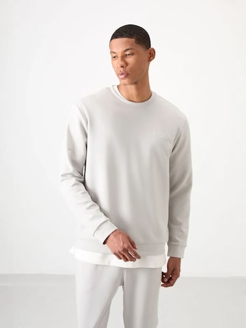 Tommy Life Tracksuit in White