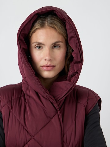 Gilet 'YASSelura' YAS en rouge