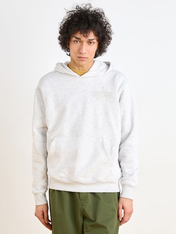 ALPHA INDUSTRIES Суичър 'Coach' в сиво: отпред