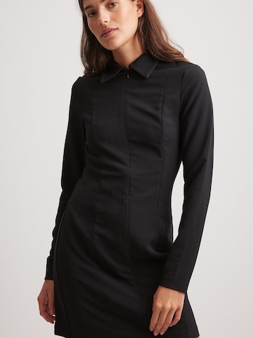 Robe-chemise NA-KD en noir : devant