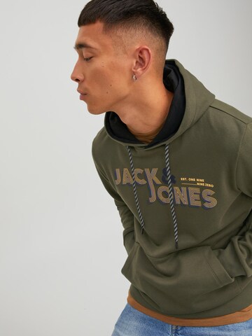 JACK & JONES كنزة رياضية 'Friday' بلون أخضر