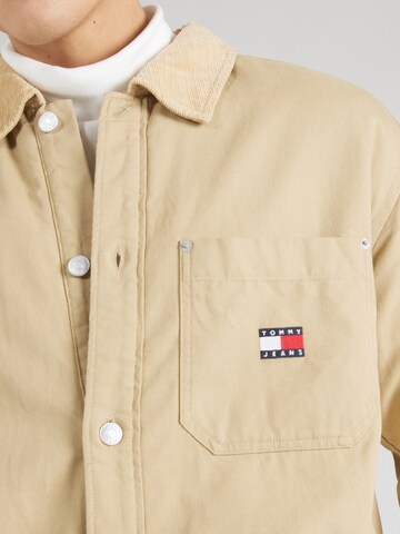 Tommy Jeans - Casaco meia-estação em bege
