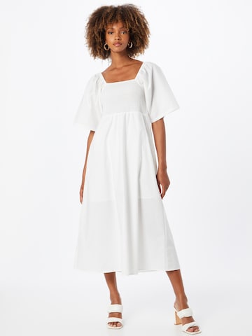 Robe 'Josha' Gestuz en blanc : devant