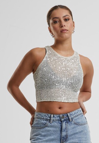 Top di Urban Classics in bianco: frontale
