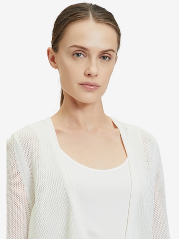 Cardigan Betty Barclay en blanc