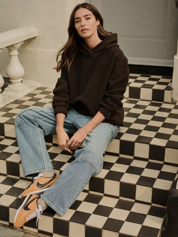 Next - Sudadera en marrón