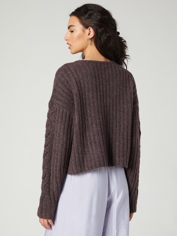 Guido Maria Kretschmer Women Sweater 'Cybil' in Brown