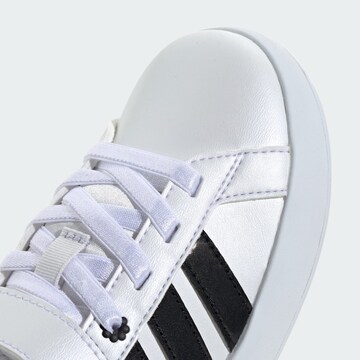 ADIDAS SPORTSWEAR Σνίκερ 'Grand Court 3.0' σε λευκό