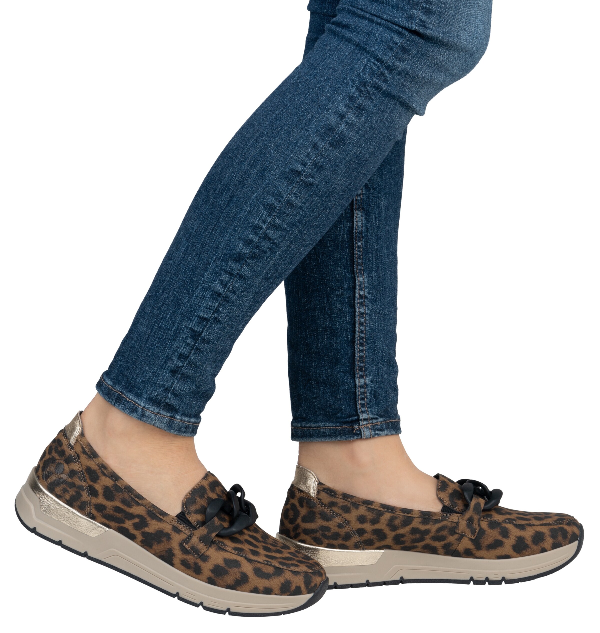 Chaussure basse Rieker en marron : devant