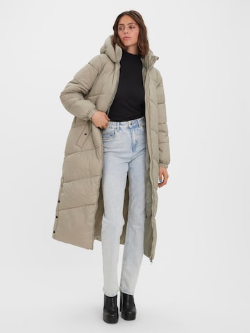 VERO MODA Vinterfrakke 'UPPSALA' i beige