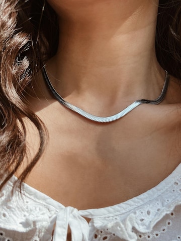Kamakula Necklace in Silver