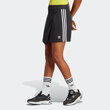ADIDAS ORIGINALS Rock 'Adicolor Classics 3-Stripes Wrapping' in Schwarz: Vorderseite