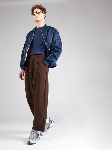 T-Shirt 'CALEB HERO' GUESS en bleu