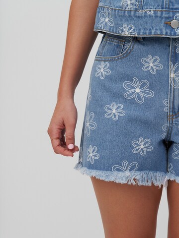 florence by mills exclusive for ABOUT YOU Regular Shorts  'High Tide' in Blau