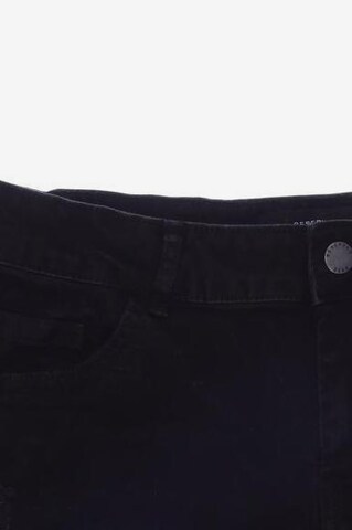 Reserved Shorts in M in Black