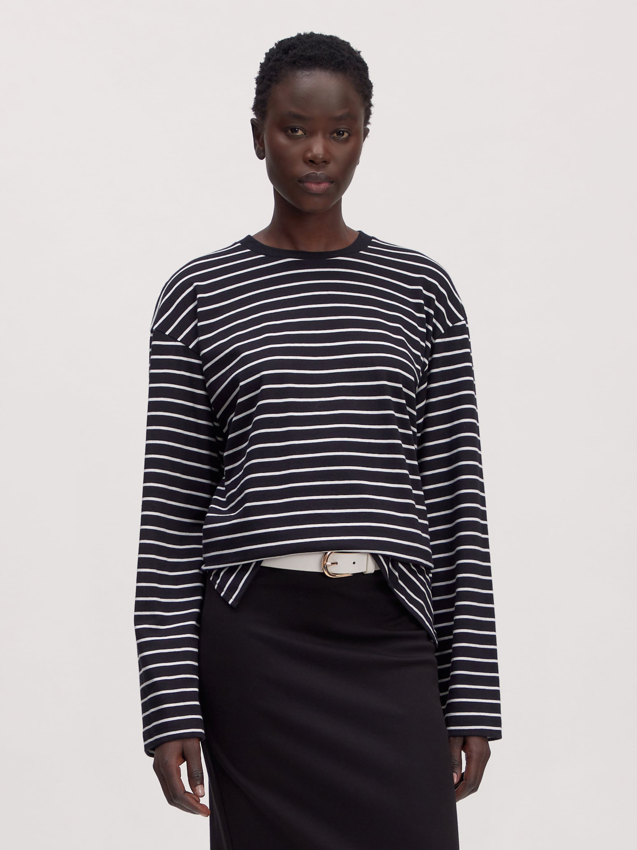 EDITED Produkte Longsleeve 'Keke' schwarz