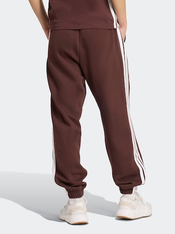 ADIDAS SPORTSWEAR Конический (Tapered) Спортивные штаны 'Essentials' в Коричневый