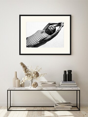 Liv Corday Bild 'Sunbathe' in Schwarz