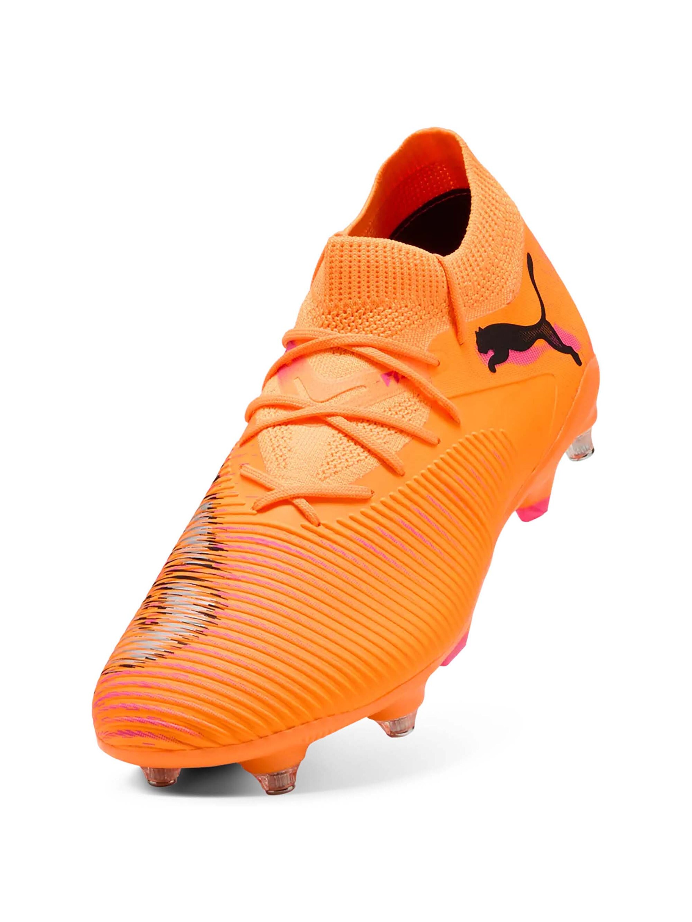 Chaussure de foot PUMA en orange : devant