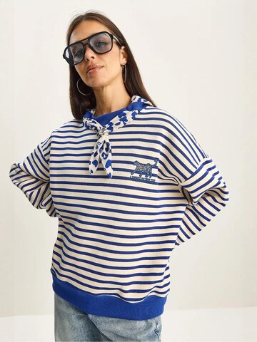 Felpa di Bianco Lucci in blu