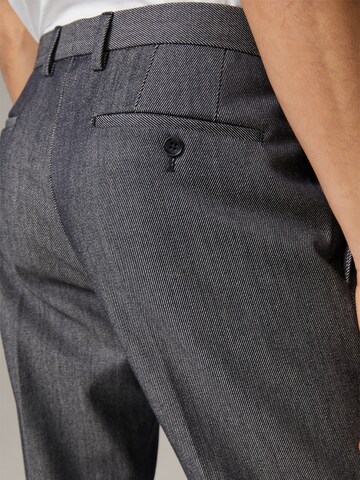 STRELLSON Slim fit Pleated Pants 'Kynd' in Blue