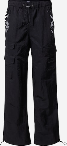 Loosefit Pantalon cargo Nasty Gal en noir : devant