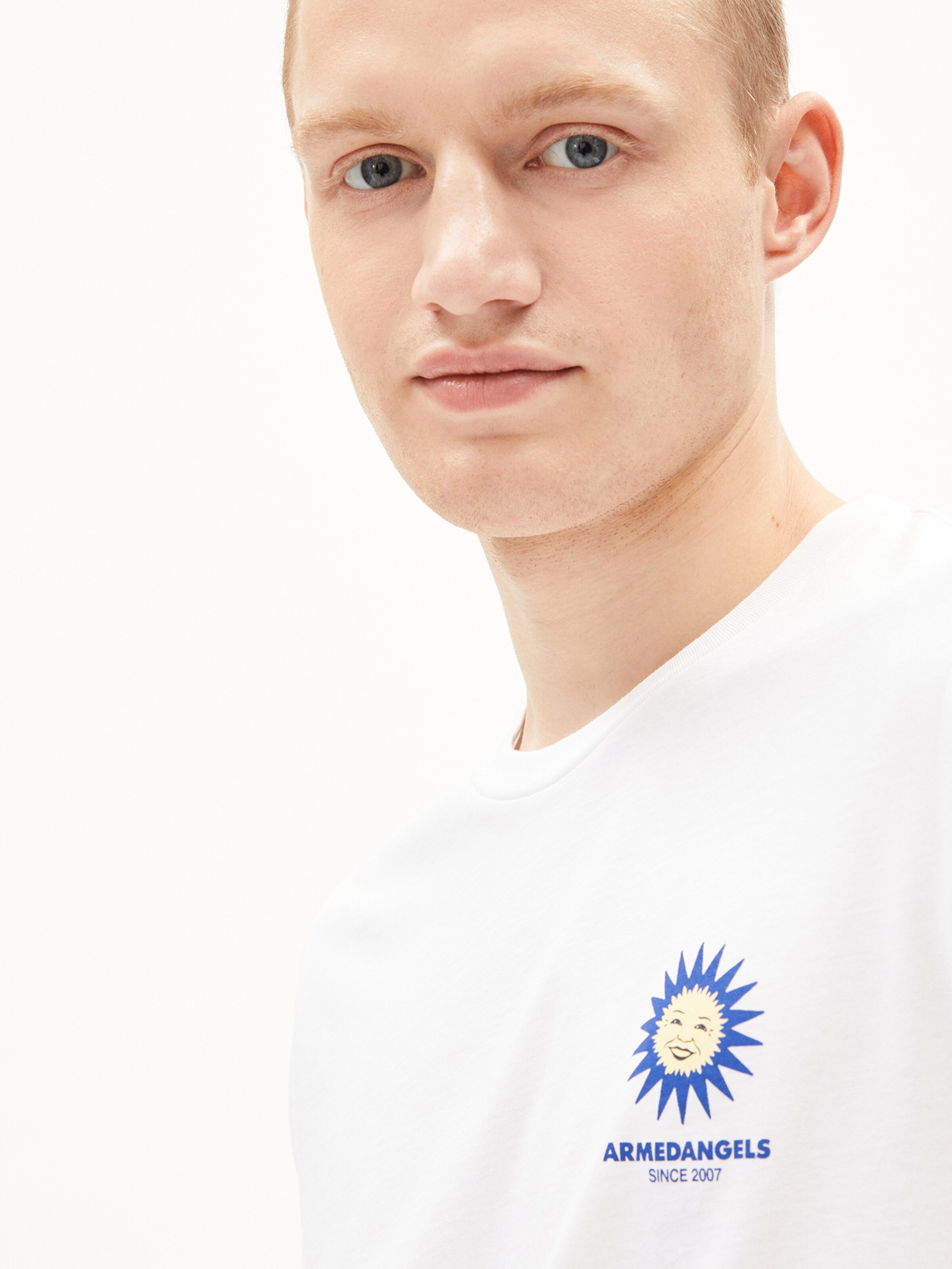 ARMEDANGELS T-Shirt ' JAAMES COLORED ' in Weiß