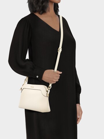 Picard Shoulder Bag 'Cutie' in Beige